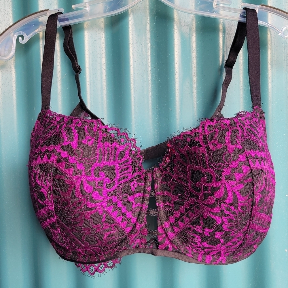 La Senza So Free Black and Purple/Magenta Lacey Underwire Bra Adjustable Straps